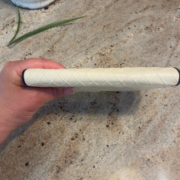 Chanel Quilted Bi-Color Ivory/Black Matelasse Long Wallet- Authentic - Picture 16 of 17